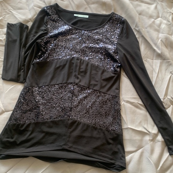 Maurices Small Sequin Sparkling Black Long Sleeve Top Preloved - Picture 2 of 4
